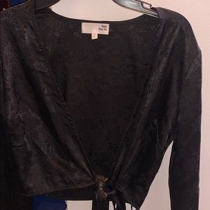 Black Revolve Tie top